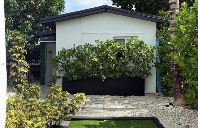 Photo of 2230 NW 6th St