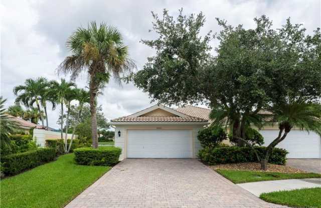 9293 SE Hawks Nest Court