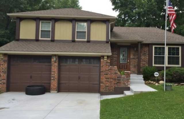 3012 Nw Bristol Court - 3012 Northwest Bristol Court, Blue Springs, MO 64015