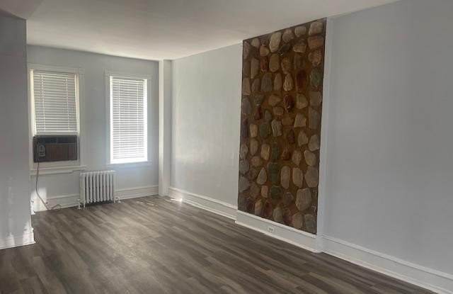 3322 W HUNTINGDON Street