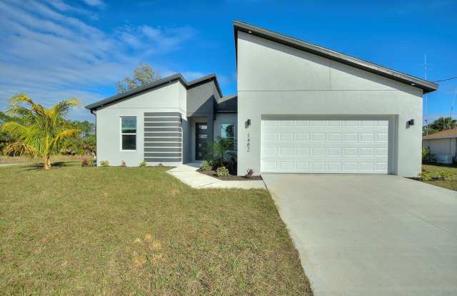 Photo of Deposit-Free! Modern, energy efficient home with ALL of the upgrades! North Port, FL