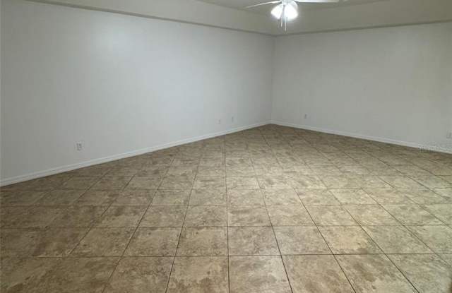 2963-2963 WALNUT COURT