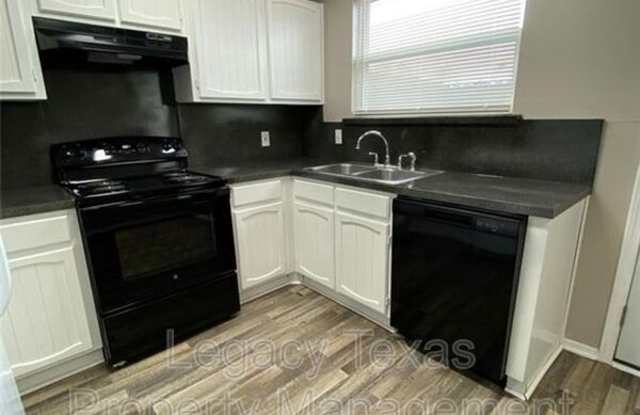 1608 B SUN VALLEY DR