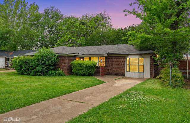 Check Out this 3 bed 2 bath in Bossier!! - 2502 Ormond Place, Bossier City, LA 71111