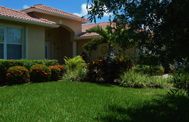 553 Waverly Circle - 553 NW Waverly Cir, Port St. Lucie, FL 34983