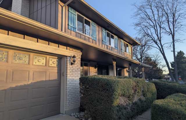 Photo of 582 South Everett Court