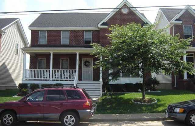 Great 4BR House in the Randolph Neighborhood!