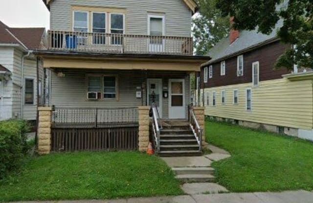 2110 S 11th St B - 2110 South 11th Street, Milwaukee, WI 53215