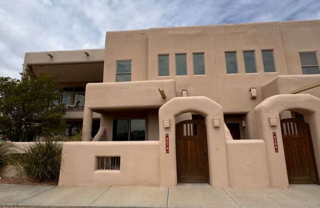 Nice Townhome in gated community with pool access! - 4278 Nambe Court, Las Cruces, NM 88011