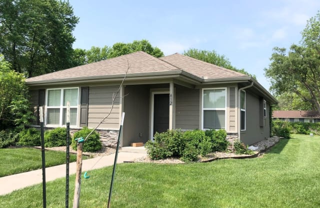 412 S Monroe St - 412 S Monroe St, Raymore, MO 64083