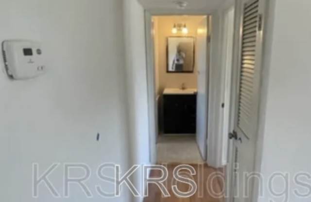 776 W Oceanview Avenue