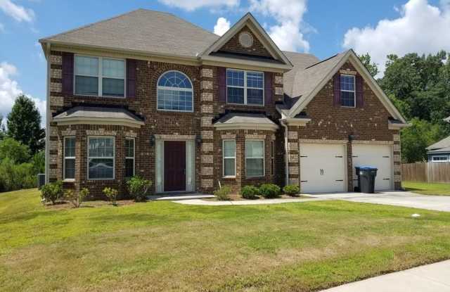 2793 Huntcliffe Drive