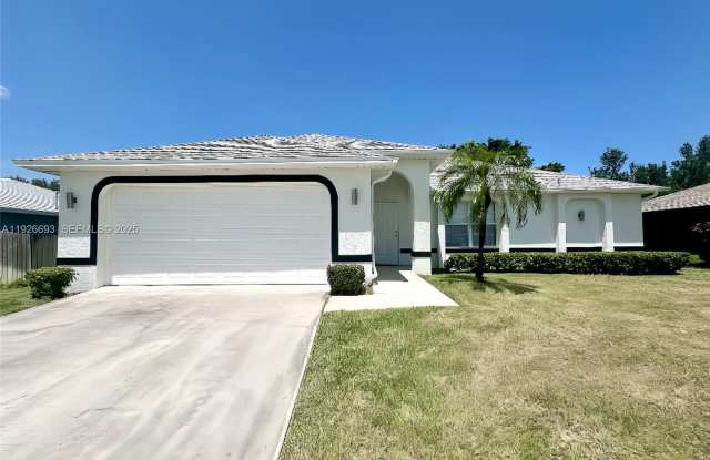 Photo of 1716 NE 6TH PL