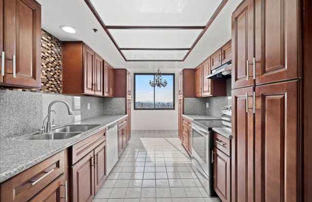 Luxury High-Rise Living with Stunning City Views