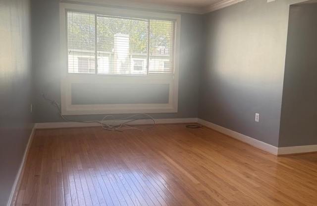 2838 HARTFORD ST SE #203