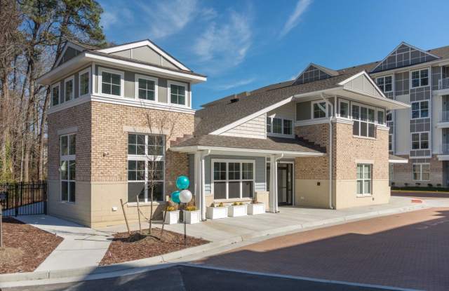 Diamond North Apartments