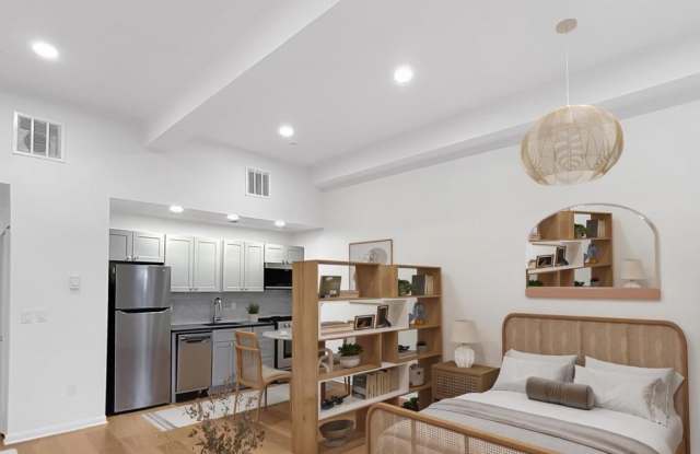 261-269 S 9TH Street unit: 606