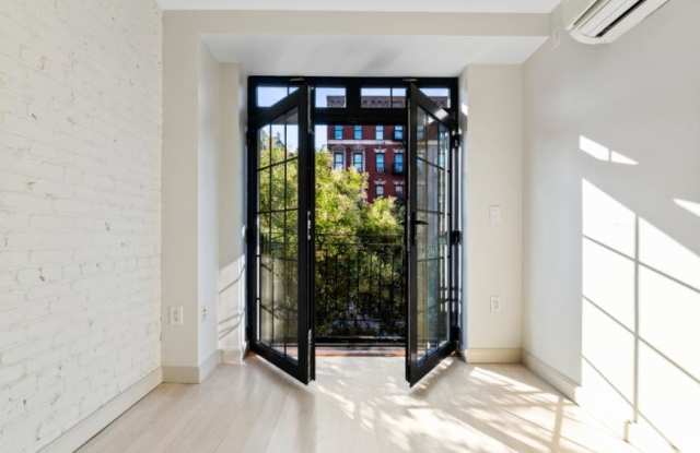 Photo of 152 Second Avenue