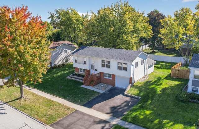 Photo of 2211 Birchwood Parkway