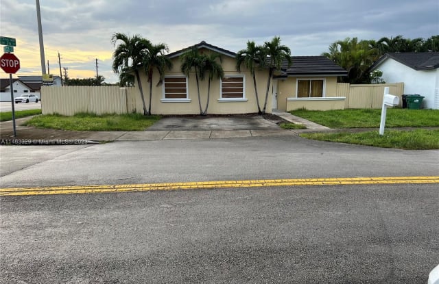 2594 SW 133rd Ct - 2594 Southwest 133rd Court, Tamiami, FL 33175