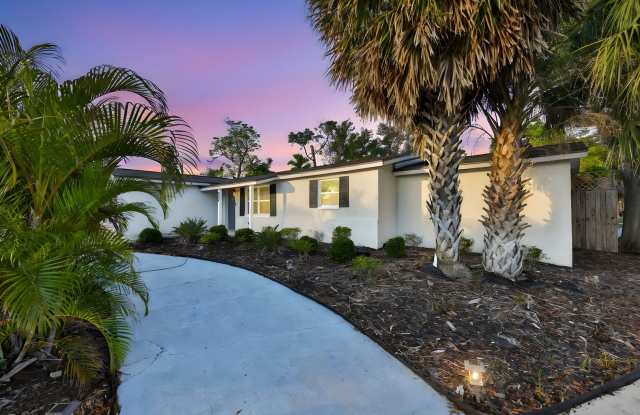 Photo of MOVE IN READY! EVERYTHING Updated! 3 bedroom 2 bathroom Pool Home in Largo