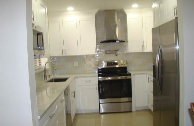 2588 N Carambola Circle