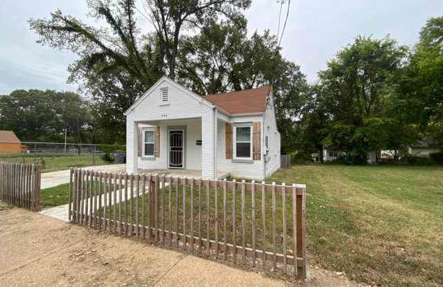 Bright  Inviting 3-Bed/1-Bath Home with Spacious Backyard – 50% Off First Month!