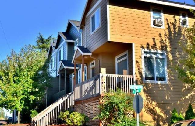Bright Beaverton Townhome with Spacious Living Areas, Decorative Fireplace & Functional Kitchen