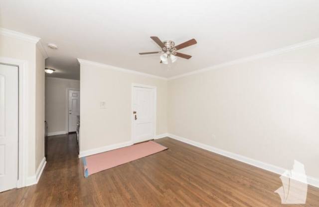 1056 W Lill