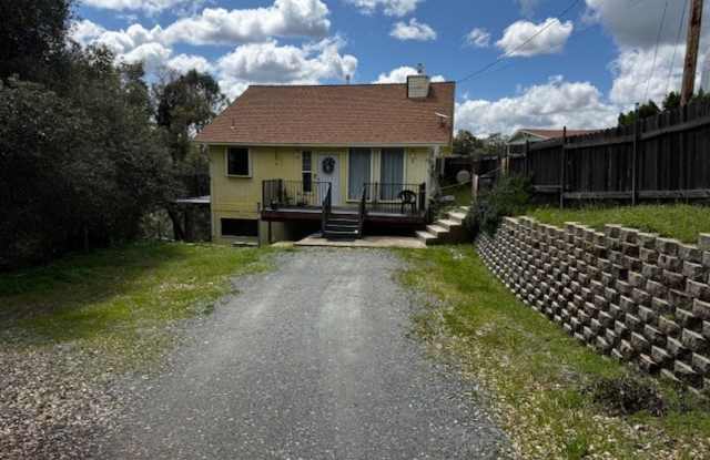 East Sonora Cottage with a view