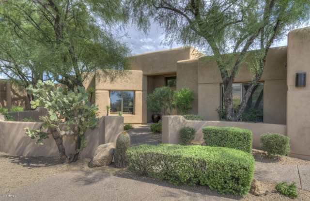 34125 N BOULDERS Parkway