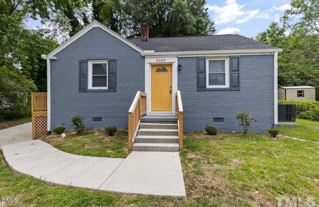 Photo of 2509 White Oak Avenue