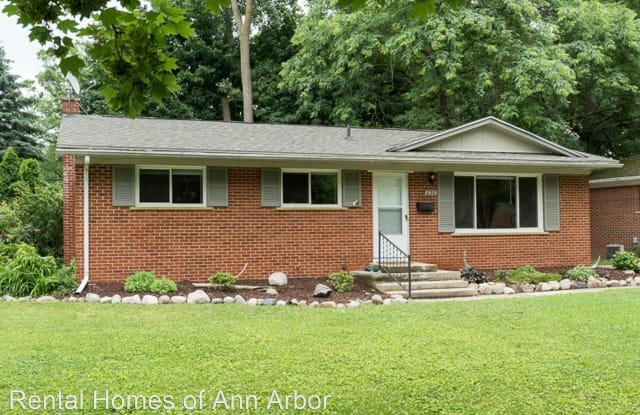 636 Louise Dr - 636 Louise Drive, Ann Arbor, MI 48103