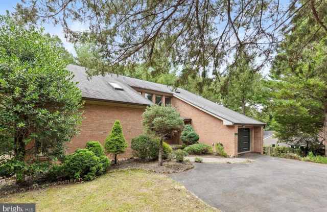 6627 OLD CHESTERBROOK Road