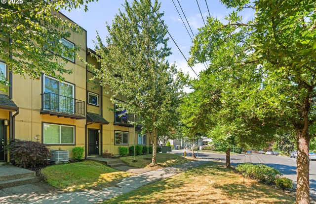 Photo of Contemporary Condo with Fireplace, Garage  Ensuite Bedrooms