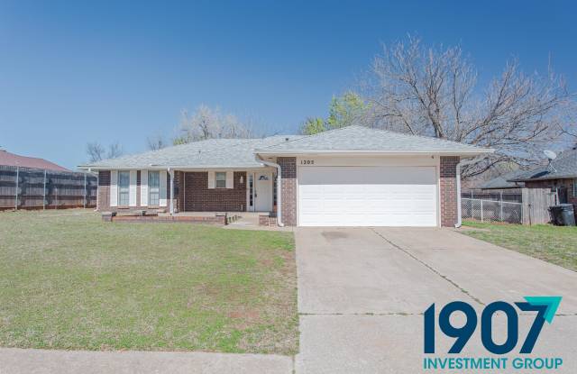 1205 Woodbine Terrace - 1205 Woodbine Terrace, Moore, OK 73160