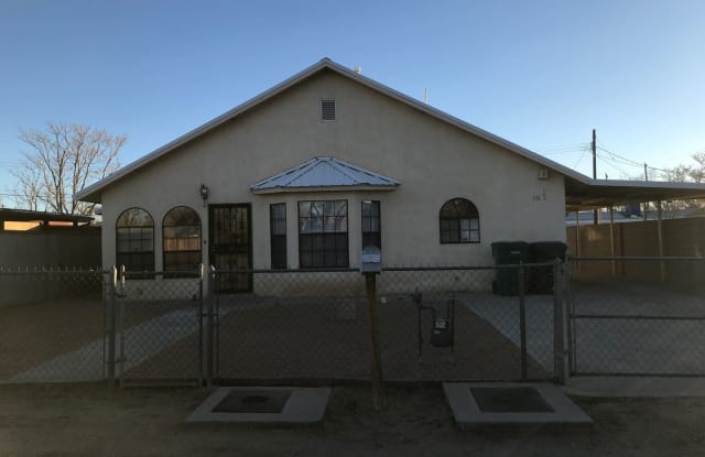 614 1/2 Noble Place NE - 614 1/2 Noble Pl NE, North Valley, NM 87107