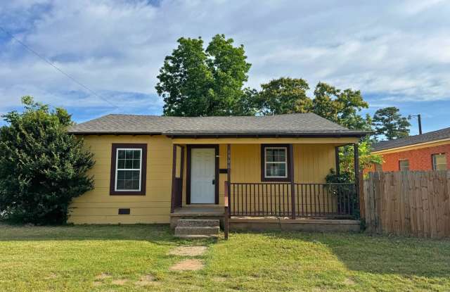 Remodeled 3 Bed 1 Bath in Kemp & Jackson!