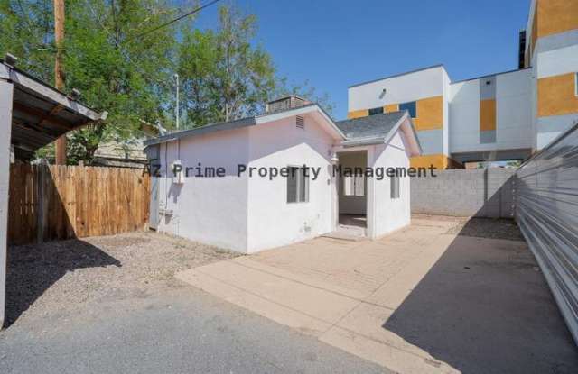 1118 East Roosevelt Street