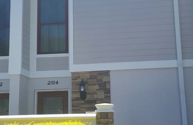 Photo of 2114 NE 38th Ave