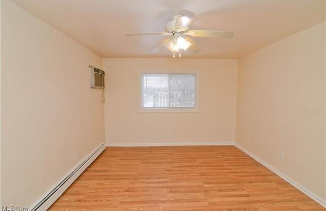 4498 Washington Square Drive