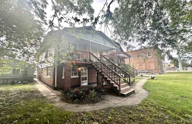 2012 Calumet Ave