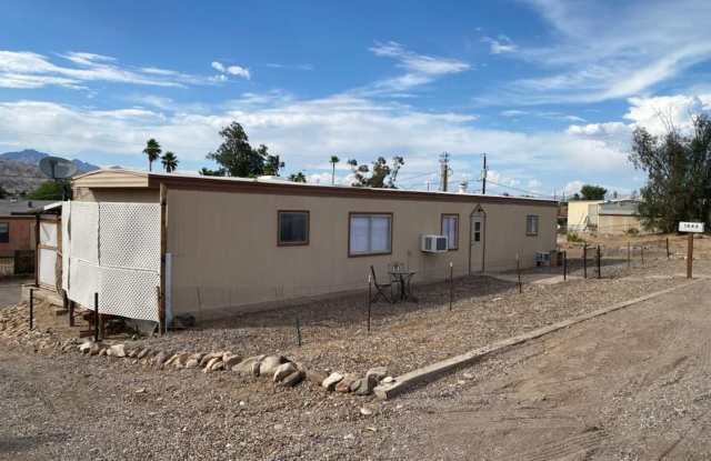 2 Bedroom Mobile Located In Bullhead City