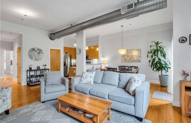 15 Waddell Street NE unit: 204