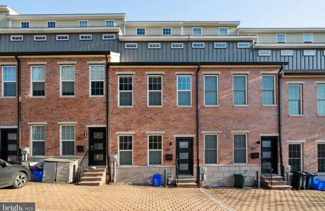 325 WRIGHT Street