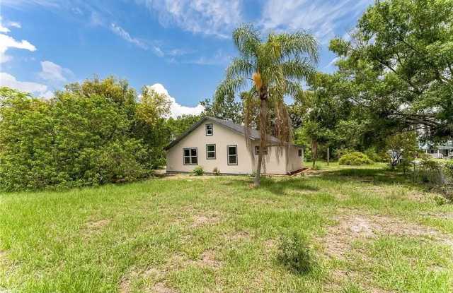 1204 South Pinecrest Avenue - 1204 South Pinecrest Avenue, Avon Park, FL 33825