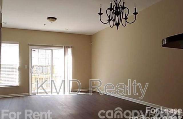 6462 Royal Celadon Way