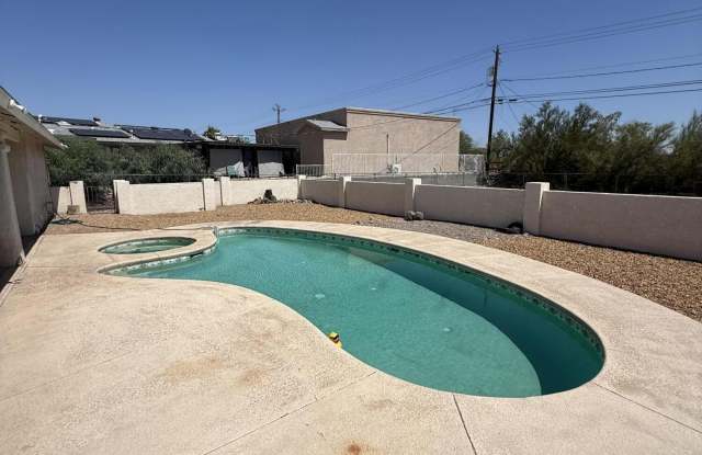 1990 S Palo Verde Blvd