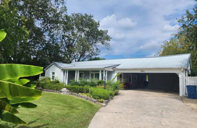 641 Guntersville Road