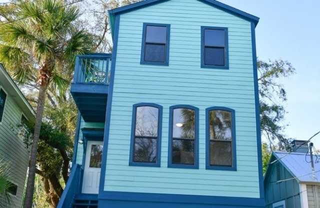 134 POMAR ST